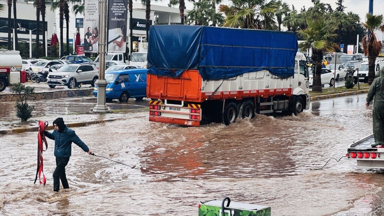 Bu illerde yaşayanlar dikkat! Birçok ilimize sağanak uyarısı geldi