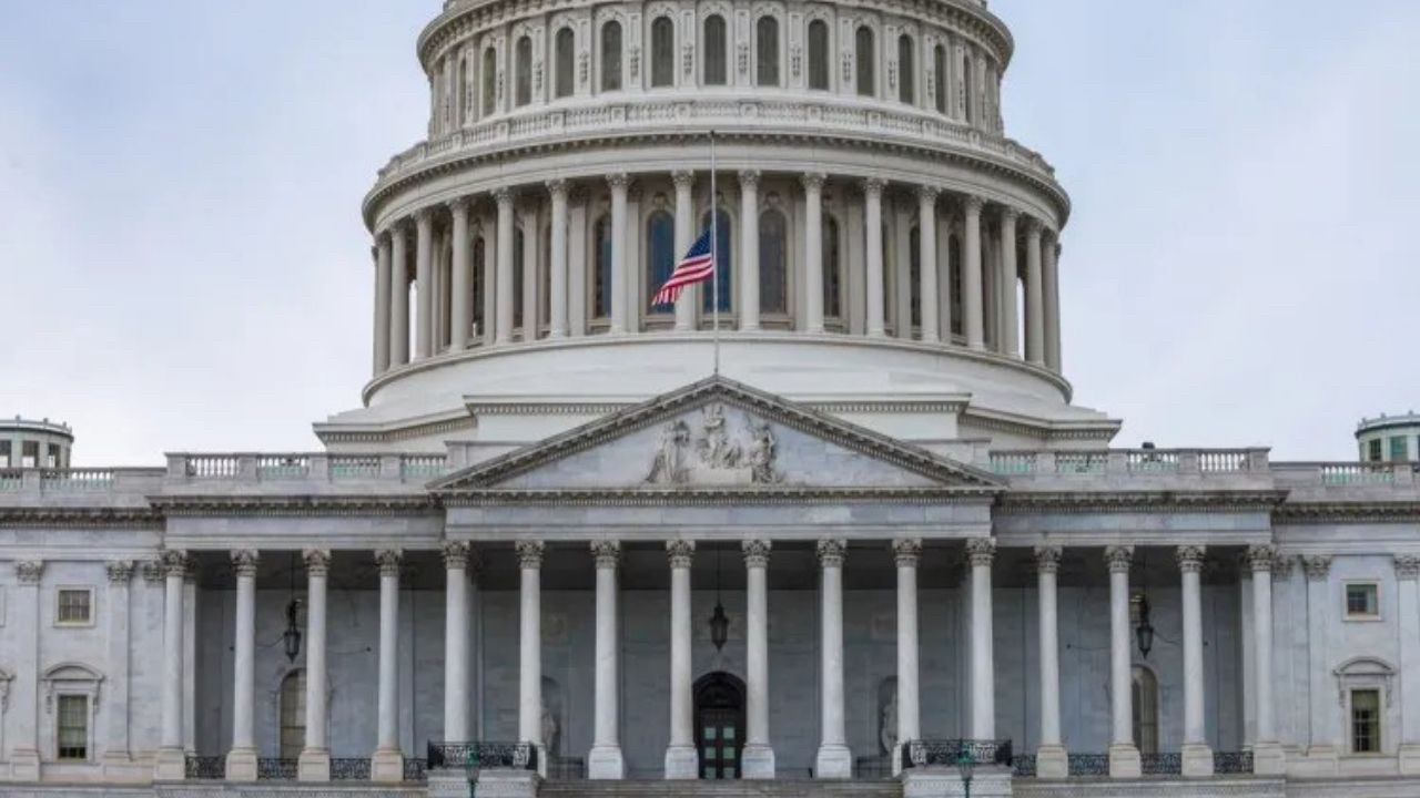 Washington'da kritik oylama: İran'la savaş yetkisi kısıtlandı