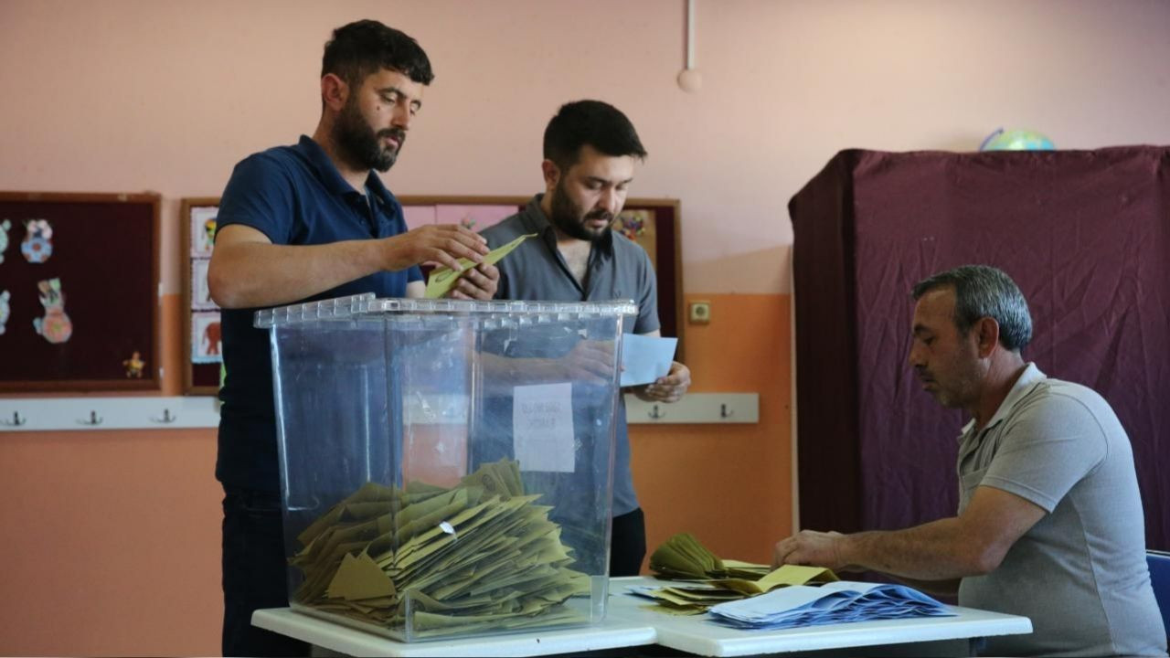 Yerel yönetimler için 6 beldede seçim yapıldı! Belediye seçi