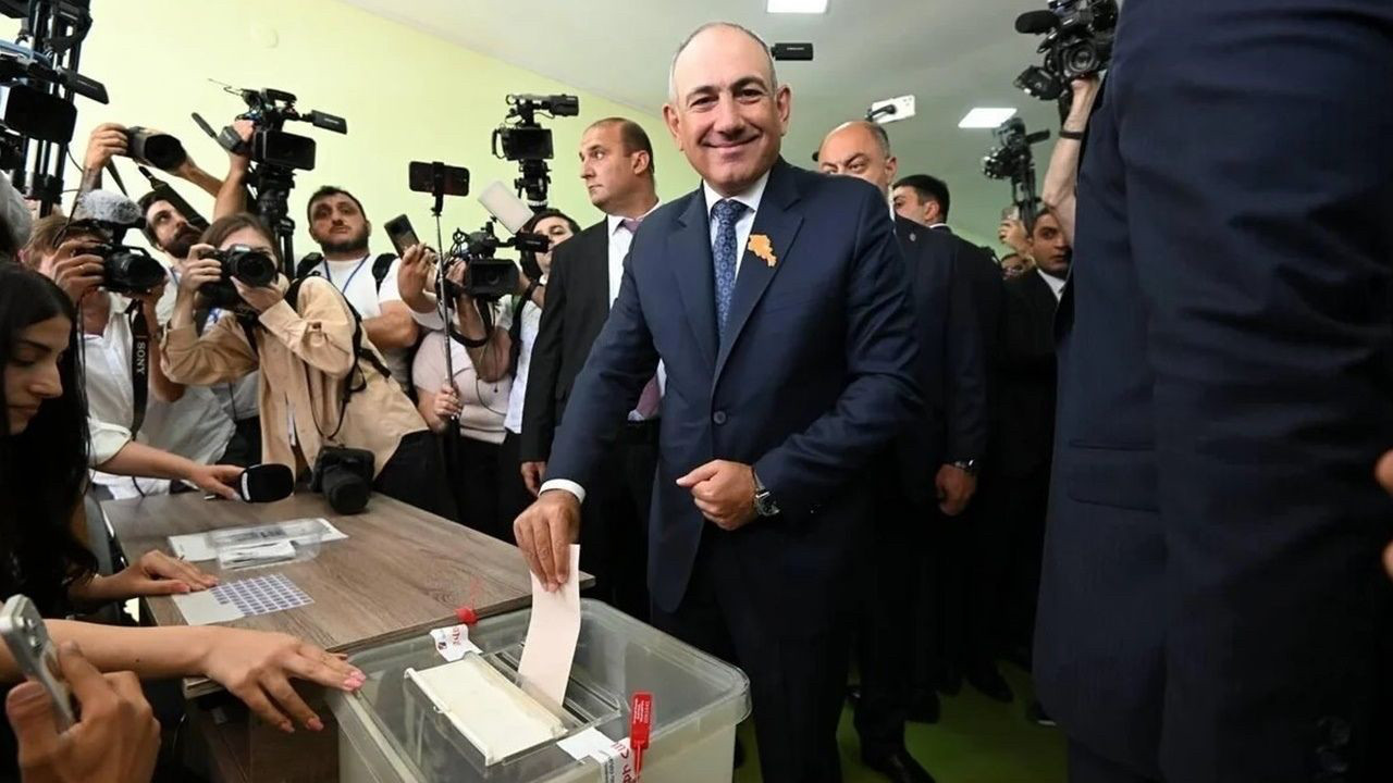 Ermenistan'da büyük gün! Halk parlamento seçimleri için sand