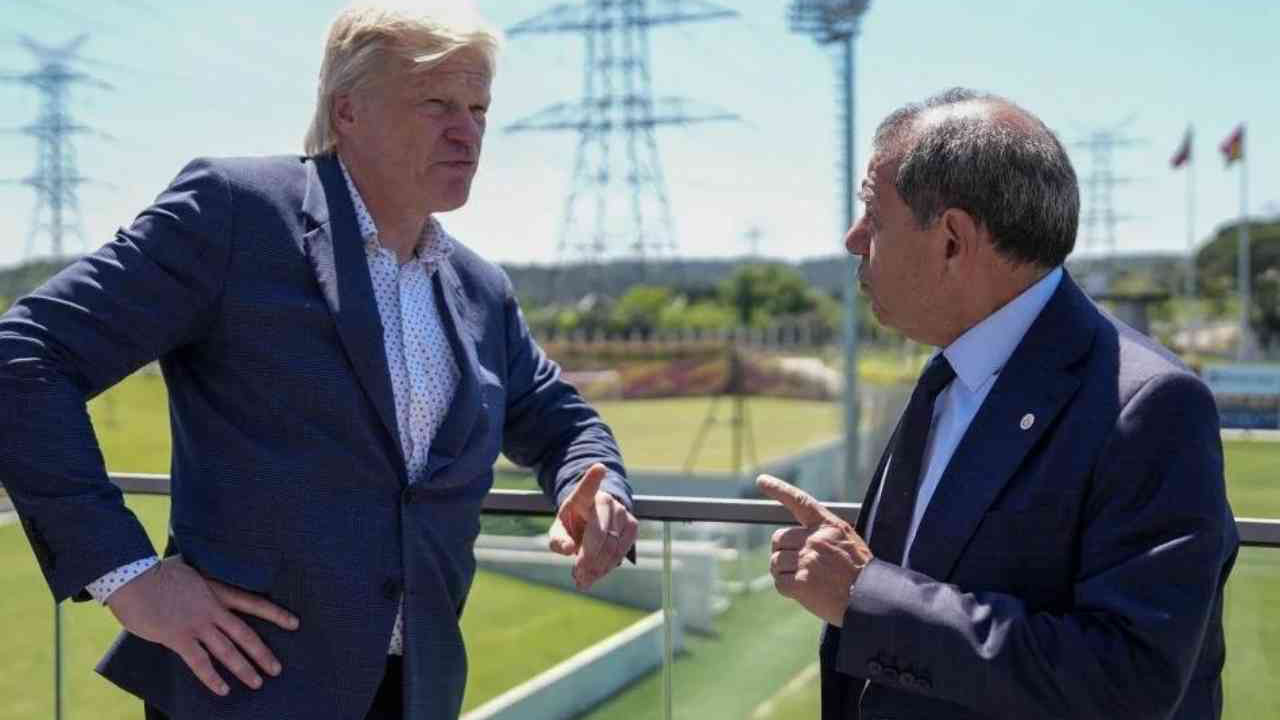 Galatasaray'da sürpriz konuk! Oliver Kahn'dan Dursun Özbek'e ziyaret