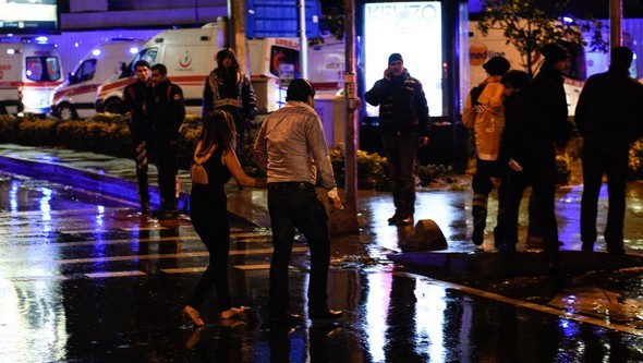 İstanbul'daki saldırı sonrası olay yerinden ilk görüntüler - Sayfa 1