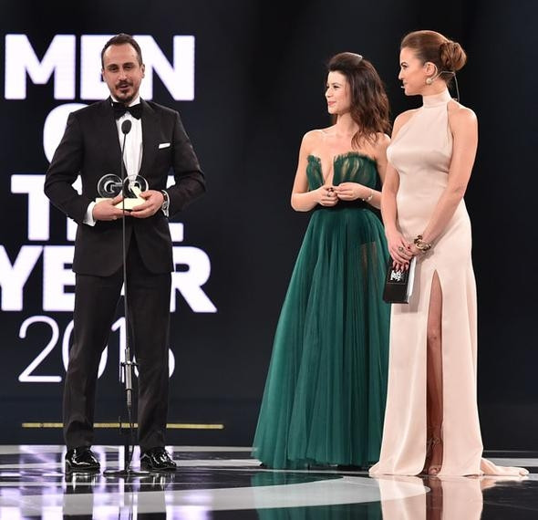 Beren Saat, GQ gecesine damga vurdu - Sayfa 10