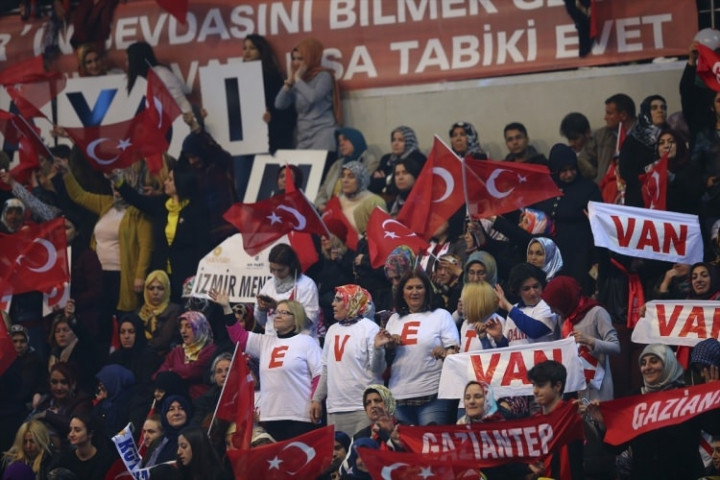 Ak Parti 'evet' için yola çıktı! Ankara Arena'da renkli görüntüler - Sayfa 26