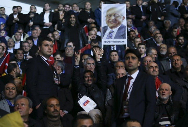 Ak Parti 'evet' için yola çıktı! Ankara Arena'da renkli görüntüler - Sayfa 33