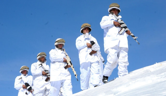 Irak sınırındaki dağlar teröristlerden temizledi - Sayfa 11