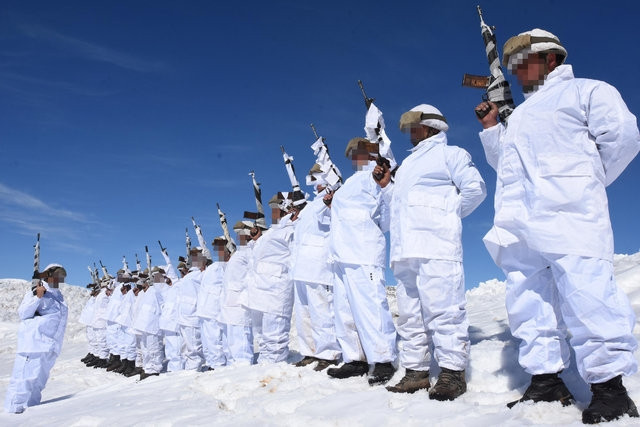 Irak sınırındaki dağlar teröristlerden temizledi - Sayfa 7