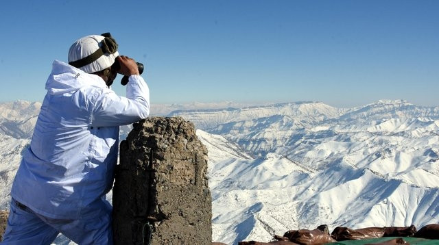 Irak sınırındaki dağlar teröristlerden temizledi - Sayfa 22