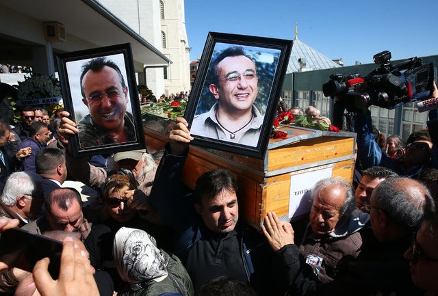 Tayfun Talipoğlu'nun cenaze töreninden kareler - Sayfa 16