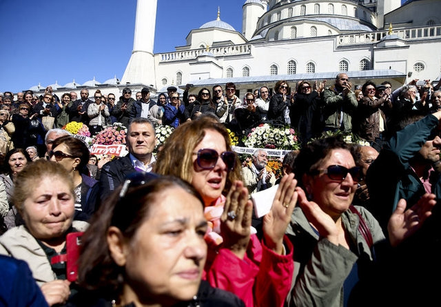 Tayfun Talipoğlu'nun cenaze töreninden kareler - Sayfa 9