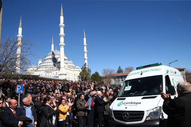 Tayfun Talipoğlu'nun cenaze töreninden kareler - Sayfa 20