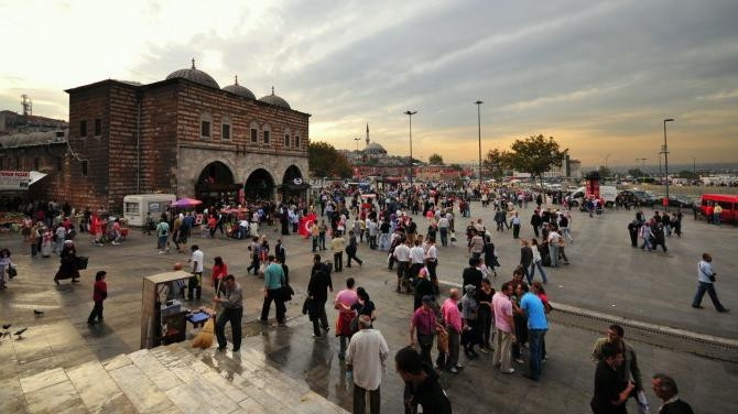 Tarihi Eminönü Meydanı değişiyor! İşte geçmişten bugüne Eminönü... - Sayfa 12