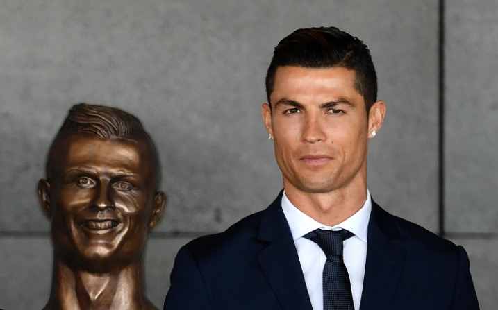 Ronaldo biraz şanslı: Şimdiye kadar ki en kötü heykeller - Sayfa 18