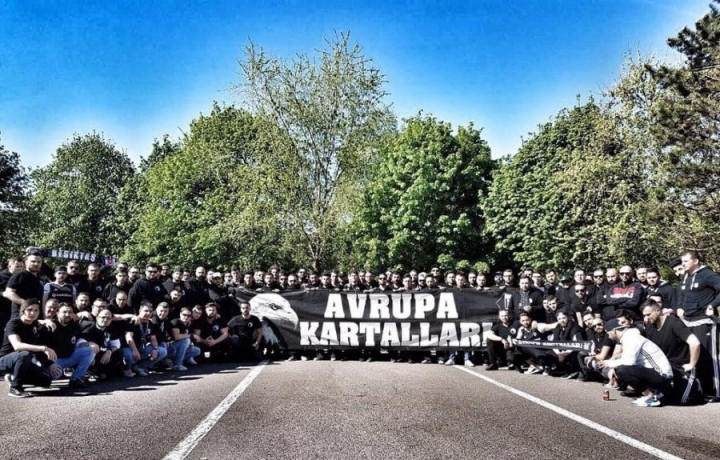 Lyon sokaklarında bayram havası - Sayfa 6