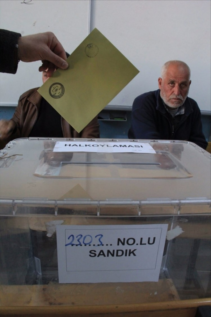 Tüm yurtta oy verme işlemi başladı! İşte ilk kareler... - Sayfa 7