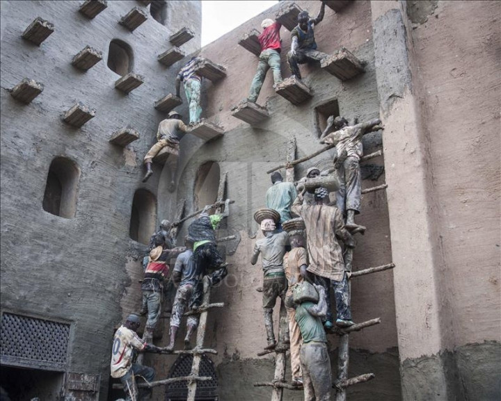 UNESCO'nun Dünya Tarihi Mirası Listesi'ndeki Ulu Cami çamurla onarıldı! - Sayfa 6