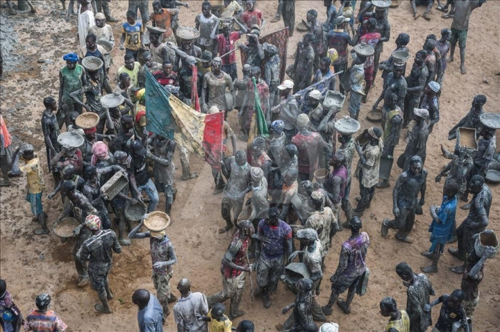 UNESCO'nun Dünya Tarihi Mirası Listesi'ndeki Ulu Cami çamurla onarıldı! - Sayfa 17