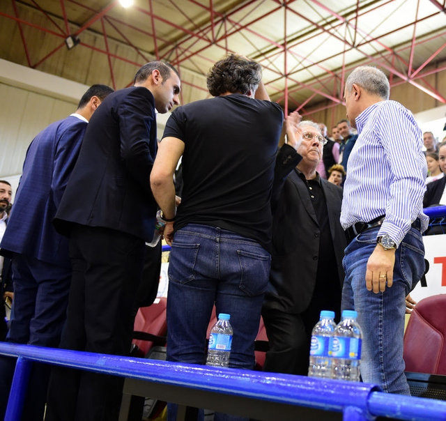 Aziz Yıldırım'ın Işık Eyigüngör'e tokat attı! Ortalık karıştı... Şok görüntüler! - Sayfa 14