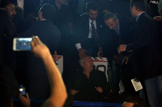 Aziz Yıldırım'ın Işık Eyigüngör'e tokat attı! Ortalık karıştı... Şok görüntüler! - Sayfa 9