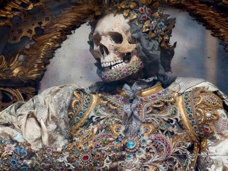 Akıl almaz iskeletler! Mezardan hazine çıktı - Sayfa 10