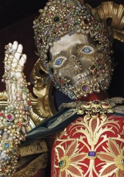 Akıl almaz iskeletler! Mezardan hazine çıktı - Sayfa 12