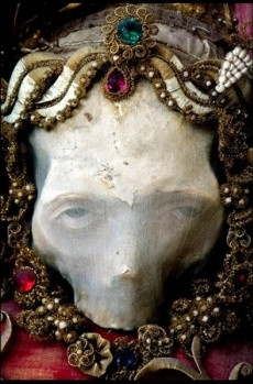 Akıl almaz iskeletler! Mezardan hazine çıktı - Sayfa 14