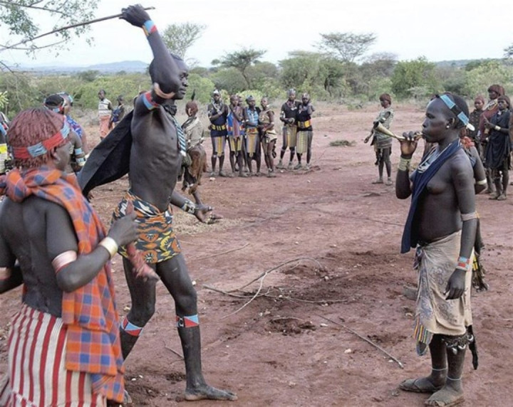 Bu kabilede kadınlarla beraber olabilmek için... - Sayfa 5