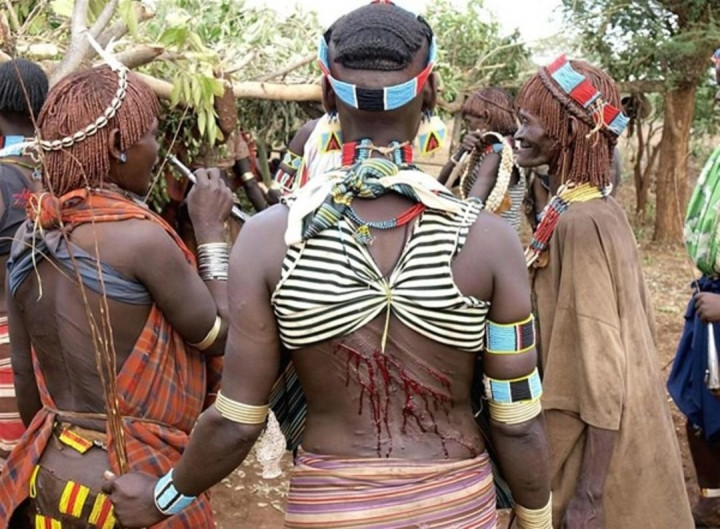 Bu kabilede kadınlarla beraber olabilmek için... - Sayfa 14