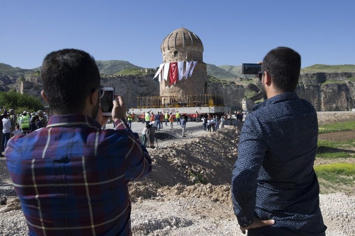 550 yıllık Zeynel Bey Türbesi yeni yerine taşındı! - Sayfa 12