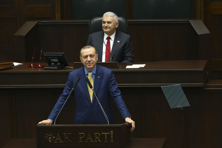 AK Parti grubunda Erdoğan heyecanı! TBMM'deki tarihi günden kareler... - Sayfa 20