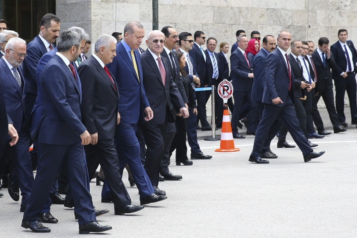 AK Parti grubunda Erdoğan heyecanı! TBMM'deki tarihi günden kareler... - Sayfa 9