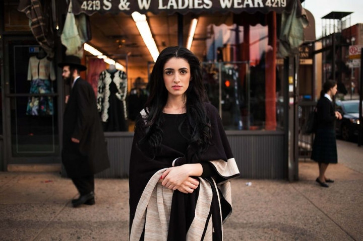 İzmir'de sokakta gezerken görüntülenen kız dünya güzellik atlasına girdi.. - Sayfa 24