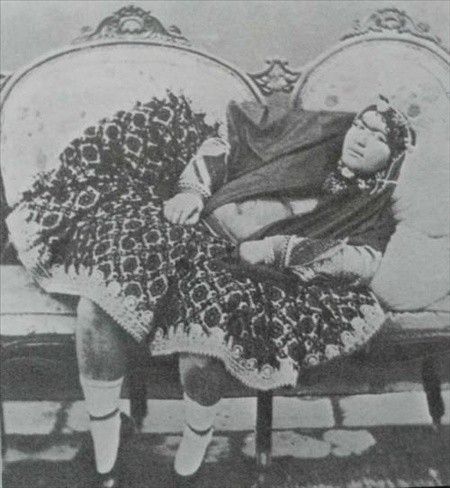 145 kişiden evlilik teklifi aldı, kendisine aşık 13 kişi intihar etti! İşte  Nasıreddin Şah'ın gözdesi... - Sayfa 10