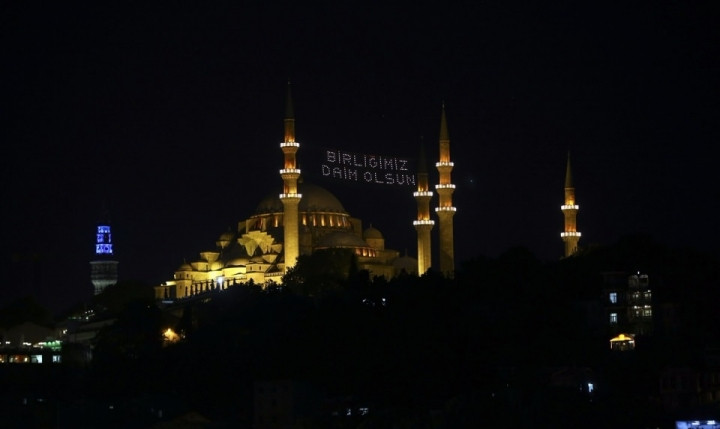 Tarihi camilere mahyalar "15 Temmuz" için asıldı! - Sayfa 11