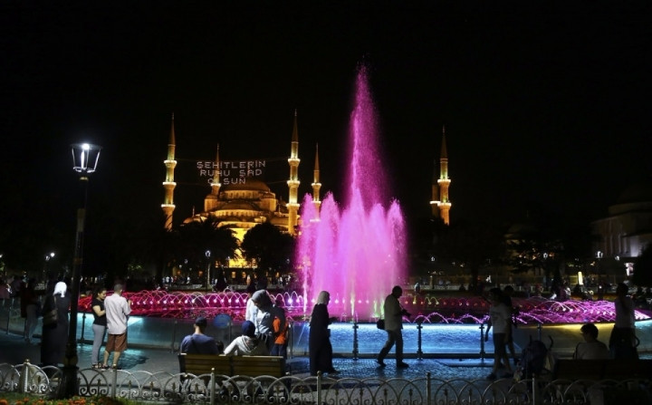 Tarihi camilere mahyalar "15 Temmuz" için asıldı! - Sayfa 12