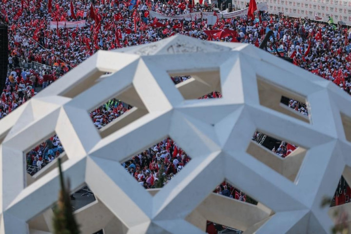 Akınlarda çocuklar gibi şendik, o gün hainlerin ordusunu yendik! - Sayfa 14
