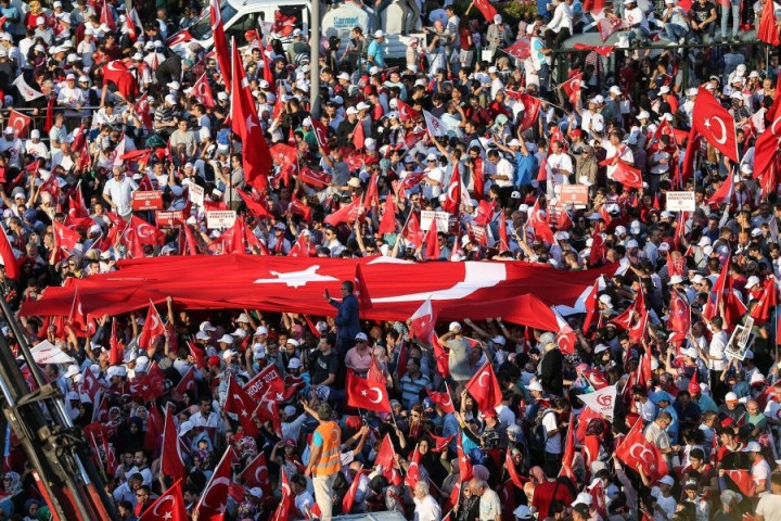 Akınlarda çocuklar gibi şendik, o gün hainlerin ordusunu yendik! - Sayfa 26