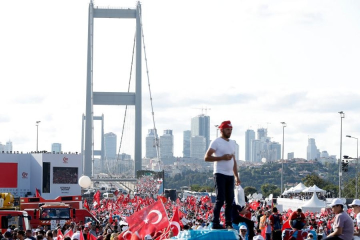 Akınlarda çocuklar gibi şendik, o gün hainlerin ordusunu yendik! - Sayfa 19
