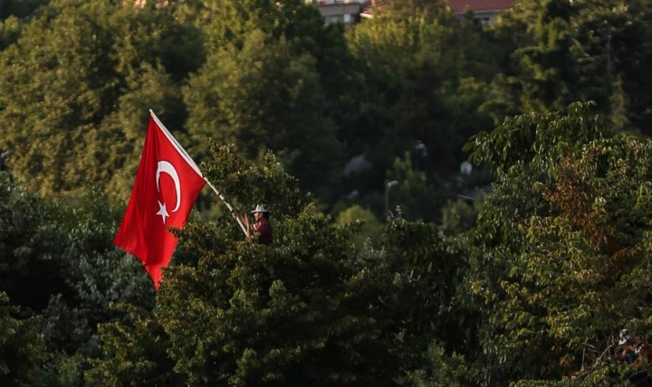 Akınlarda çocuklar gibi şendik, o gün hainlerin ordusunu yendik! - Sayfa 28