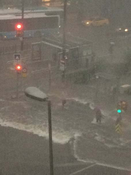 Sağanak yağmur İstanbul'u felç etti! İşte şok görüntüler... - Sayfa 8