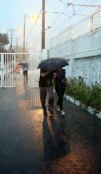 Sağanak yağmur İstanbul'u felç etti! İşte şok görüntüler... - Sayfa 7
