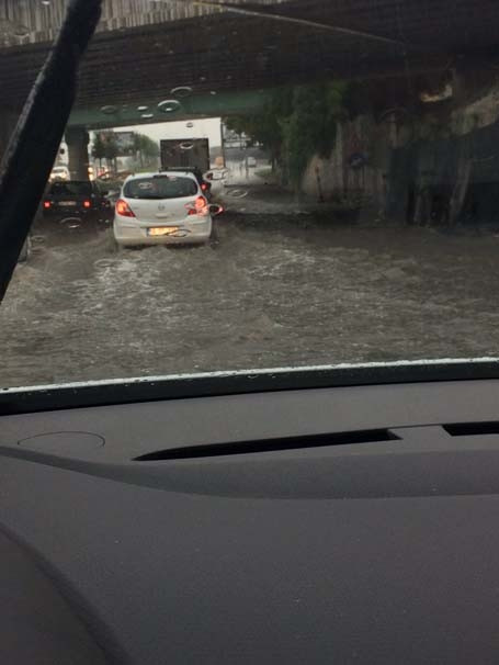 Sağanak yağmur İstanbul'u felç etti! İşte şok görüntüler... - Sayfa 5