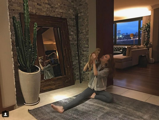 Ünlülerin en rahat hissettikleri yer olan evlerinden birbirinden keyifli paylaşımları! - Sayfa 11