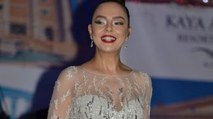 Ebru Gündeş için kesenin ağzını açıyorlar! - Sayfa 9