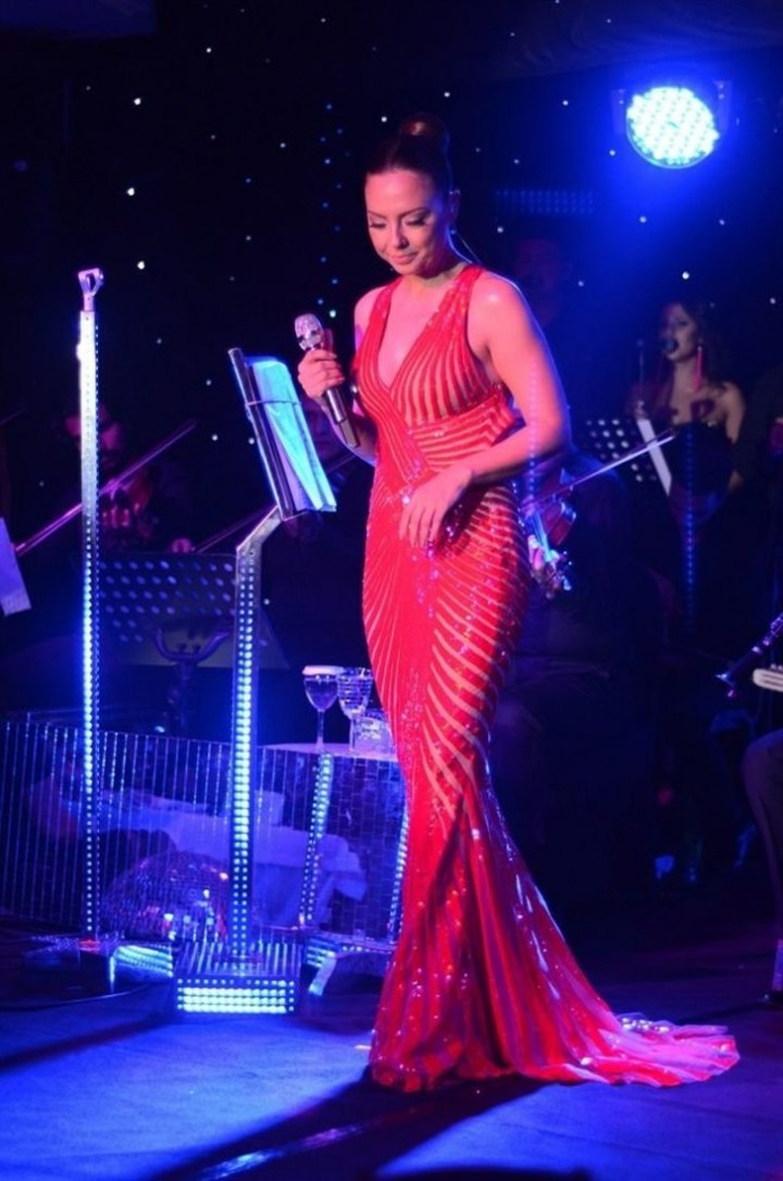 Ebru Gündeş için kesenin ağzını açıyorlar! - Sayfa 12