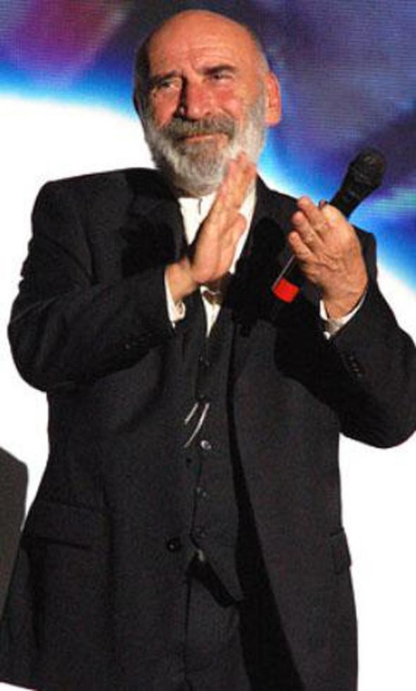 Tuncel Kurtiz, 4. ölüm yıldönümünde sevenleri tarafından sosyal medyada anılıyor! - Sayfa 30