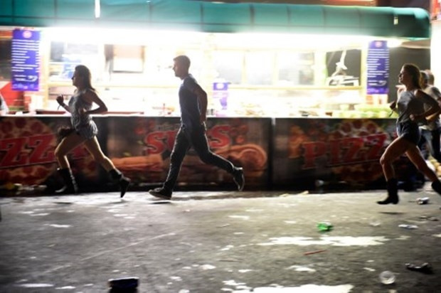 İşte Las Vegas'ta konser alanına düzenlenen silahlı saldırıdaki dehşet anları! - Sayfa 25