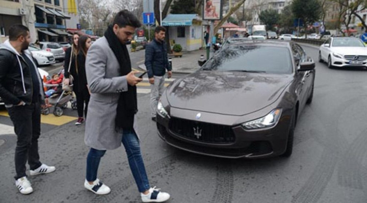 Yerli ve yabancı yıldız isimlerin lüks otomobilleri! - Sayfa 29