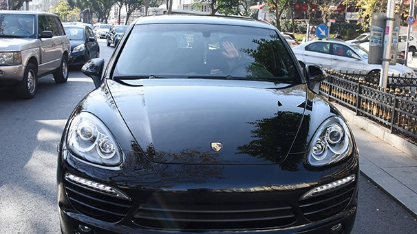 Yerli ve yabancı yıldız isimlerin lüks otomobilleri! - Sayfa 35