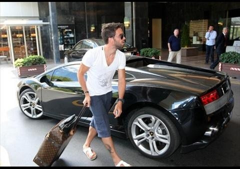 Yerli ve yabancı yıldız isimlerin lüks otomobilleri! - Sayfa 32